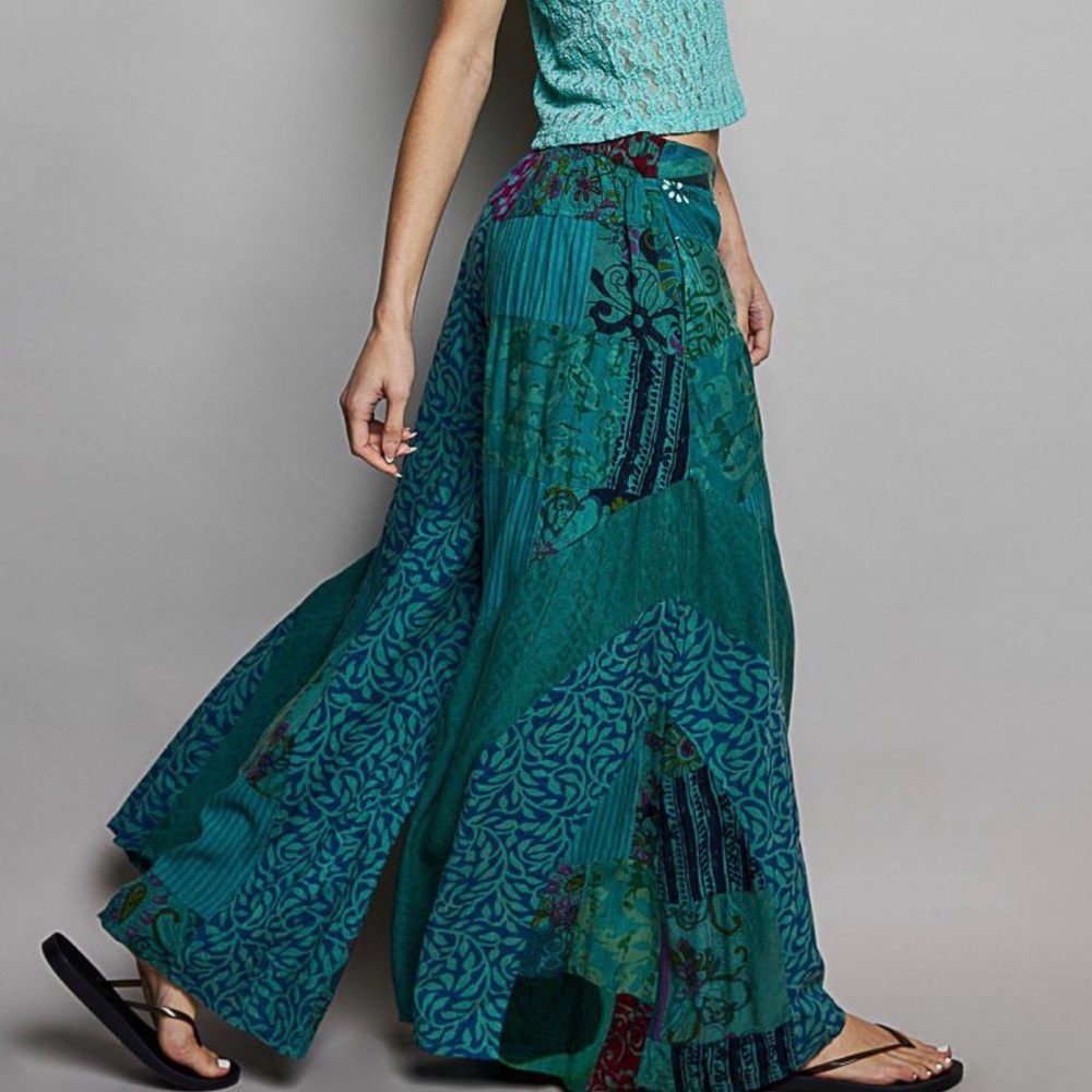 POL Premiere Women’s Teal Patchwork Wide Leg Pants with Accent Panels - Picture 2 of 7